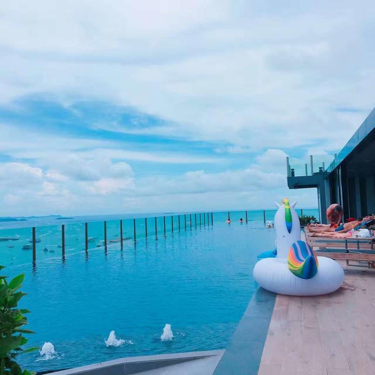 The Base Central Pattaya Exteriér fotografie