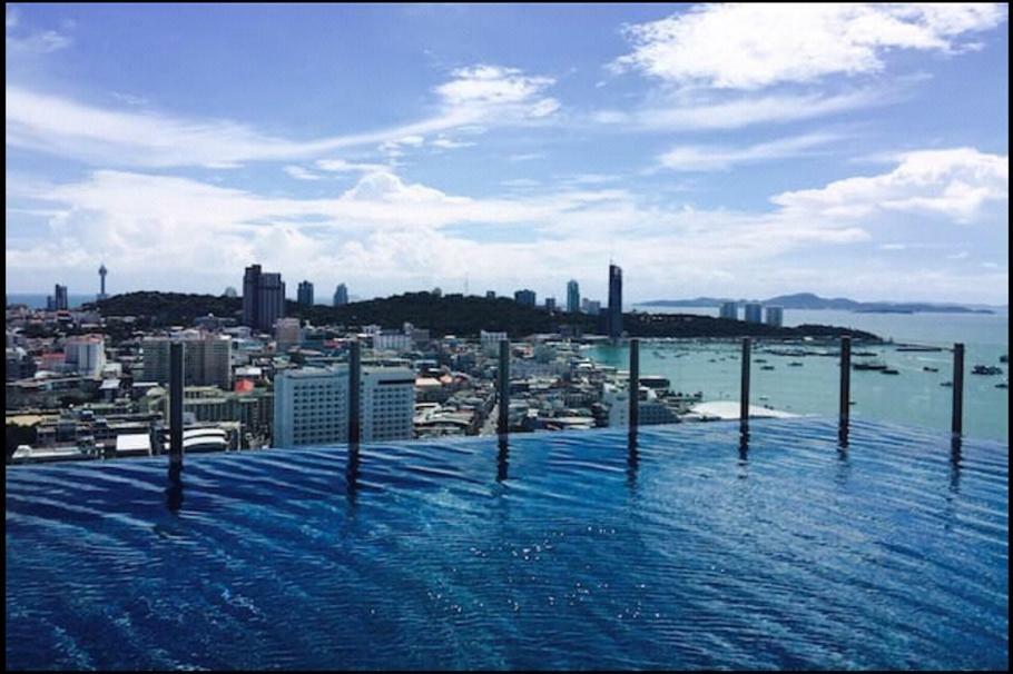 The Base Central Pattaya Exteriér fotografie