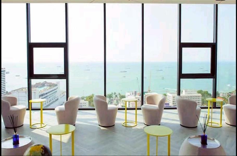 The Base Central Pattaya Exteriér fotografie